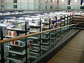 Reolsystem til biblioteker med stålhylder og flytbare bogstøtter. Universitetsbibliotek Regensburg, 2006