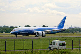 Boeing 787 Dreamliner ұшағы Варшава әуежайында