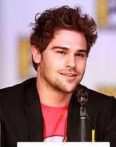 Grey Damon dans le rôle de Jack Gibson