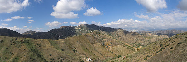 Comares sur la Monteto Mazmúllar