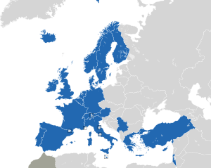 Um mapa colorido dos países da Europa