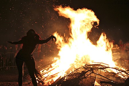 Foguera del Festival del foc de Beltane 2012 en Calton Hill, Edimburg (Escòcia)
