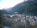 Panorama dell'abitato di Forno in direzione di Moena.