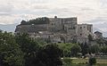 Gezicht op Grignan, met het kasteel boven het dorp uittorend