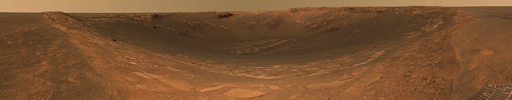 Este panorama en cor verdadeira aproximada mostra o cráter de impacto Endurance en Marte. Foi tomado pola cámara panorámica do rover Opportunity e componse dun total de 258 imaxes tomadas nas bandas espectrais de 480, 530 e 750 nanómetros (azul / verde, verde e infravermello próximo).