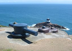 Cloches et télémètre de coïncidence (en) blindé de la batterie Lothringen du mur de l'Atlantique.