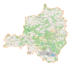 Mapa konturowa powiatu bełchatowskiego, u góry znajduje się punkt z opisem „Zelów”
