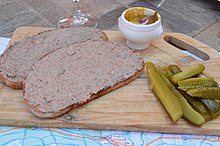 Leberwurstbrot und Spreewaldgurke