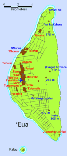 Carte de l'île de ʻEua : en vert les terres, en bleu la mer, en marron les villages. Les villages construits par les Niuans sont indiqués en rouge.