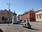 Eski Rauma'da bir meydan ve arnavut kaldırımlı sokaklar