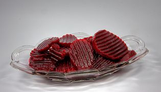 Sliced, pickled beetroot