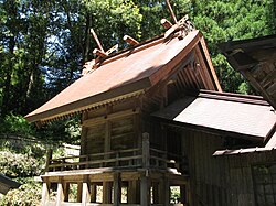 小説の舞台となる雲南市の温泉神社