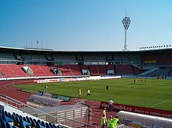 Pohled na severní tribunu stadionu