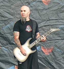 Scott Ian Anthraxin konsertissa vuonna 2010.