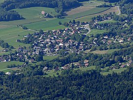 The centre of Viuz-la-Chiésaz from Semnoz.