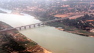 Most přátelství přes řeku Niger