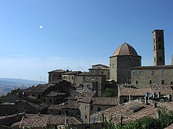 Jižní strana města s baptisteriem