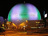 Globen in Hammarby IF coloribus Decembri 2006 illuminatus