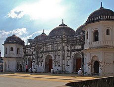 Sat Gumbad Mecset, Dakka. Épült 1680 körül