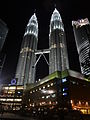 Menara Berkembar Petronas, Pandangan Malam