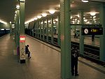 De yttre spåren på linje U5 vid Alexanderplatz byggdes ursprungligen för linje U10