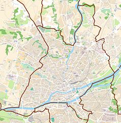 Mapa konturowa Nantes, blisko centrum na dole znajduje się punkt z opisem „Katedra św. Piotra i Pawła w Nantes”