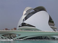 Palacio de las Artes Reina Sofía en la Ciudad de las Artes y las Ciencias, Valencia por Santiago Calatrava, 2005.