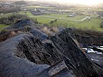 Terril de Saint Antoine démantelé en vue de récupérer le charbon et abandonné à son sort après la faillite de l'entreprise qui effectuait les travaux.