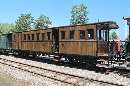 Voiture ABCDf 12 du Réseau breton, confiée au CFBS.