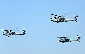 Des Apache lors de la parade du jour de l'IAF, le 8 octobre 2019.