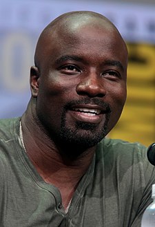 Mike Colter na Comic-Conu v roce 2017