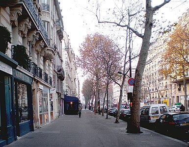 Dans le 12e arrondissement, à proximité du pont d'Austerlitz.