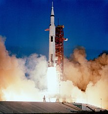阿波罗 8 号、土星五号在S-IC第一级中装有 810,700 升RP-1和 1,311,100 升液氧