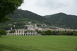 Panorama ng Gubbio mula sa Viale Parruccini