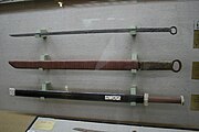 Restored replica of Han ring-pommel backsword (環首刀) and Han jian.