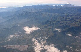 Líbano mit dem Nevado del Tolima im Hintergrund