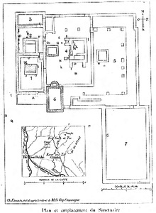 Plan en noir et blanc d'un ensemble de bâtiments antiques.