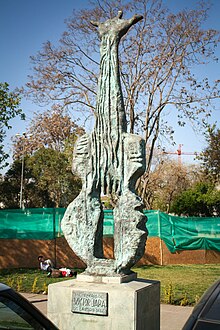 Skulptur für Víctor Jara an der Universität Santiago de Chile
