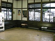 第一話「櫻花抄」裡出現的岩舟站大廳（攝於2007年）