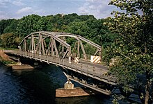 Semi-provisional Baumgarten-brücke from 1950 in 1985