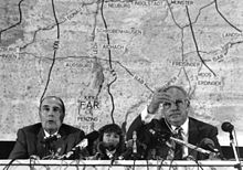 François Mitterrand Chancellor Helmut Kohl, ngày 24 tháng 9 năm 1987 at press conference with microphones