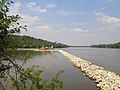 Riprap yang menutupi sebuah kanal di Sungai Mississippi