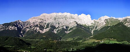 Brèche et montagne de Faraut vues depuis Chauffayer.