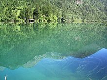 Jiuzhaigou Lake.jpg