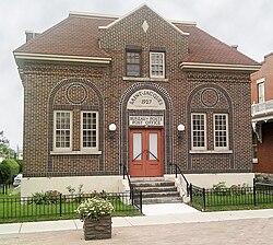 Built in 1927, l'ancien bureau de poste is the oldest post office in the municipality.