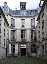 Cour intérieure.