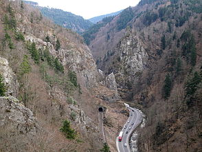 Blick talaufwärts von der Ruine Falkenstein ins Höllental