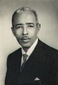 Image 31Former leader of the Somali Youth League Aden Abdullah Osman Daar who eventually became the first President of the Somali Republic following the union of State of Somaliland and Italian Trusteeship of Somalia. (from Culture of Somalia)