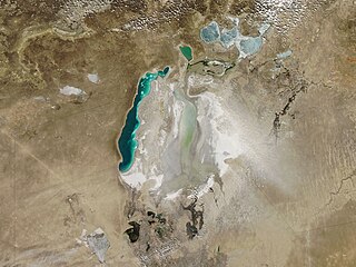 鹹海的沙塵暴（2010年3月）