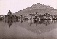 Luzern, links 1896 gebauter zweiter Bahnhof, rechts Seebrücke